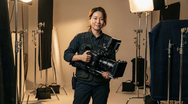 黄色仓库摄影师专家李雨晴